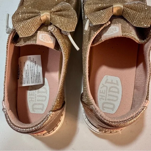NWOT Hey Dude Wendy Sparkle Bow Shoes - Size 7 - Picture 10 of 12